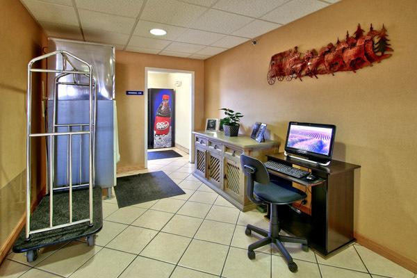 Western Skies Inn & Suites Los Lunas Екстериор снимка