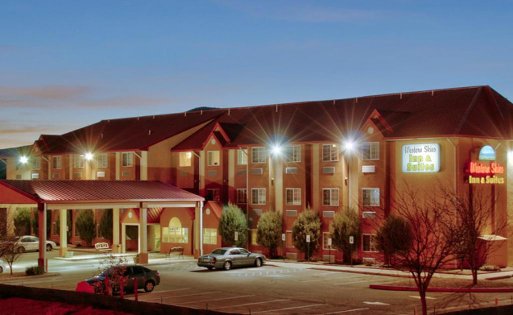 Western Skies Inn & Suites Los Lunas Екстериор снимка