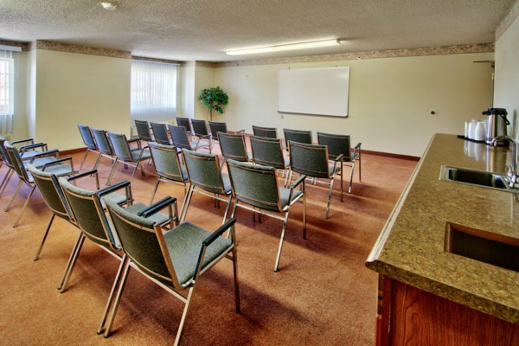 Western Skies Inn & Suites Los Lunas Екстериор снимка