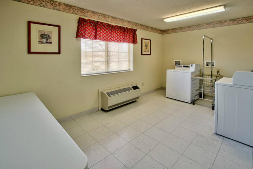 Western Skies Inn & Suites Los Lunas Екстериор снимка